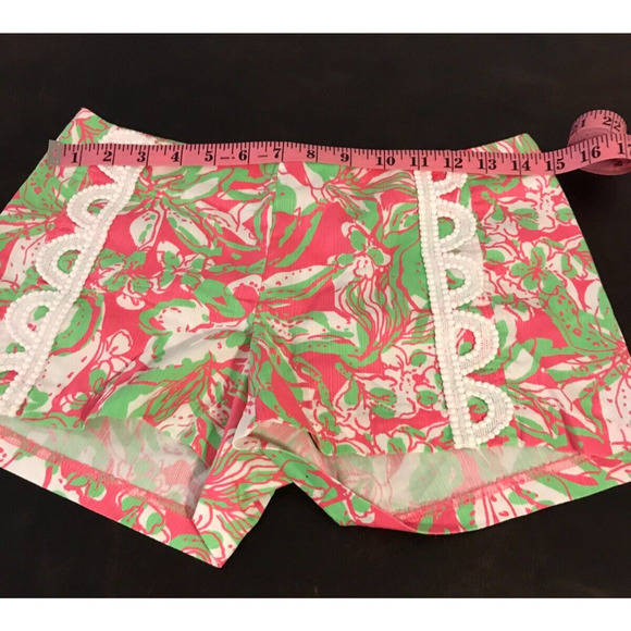 Lilly Pulitzer Liza Shorts, Forgot My Trunks Green Pink Lace Design - Size 0 - Picture 9 of 10